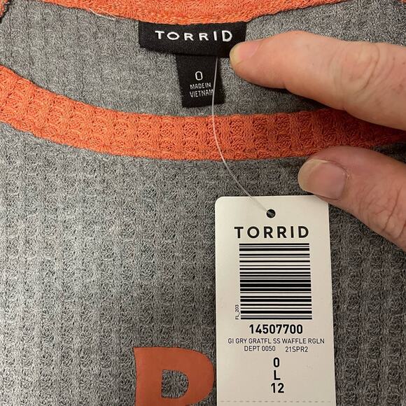NEW Torrid Grateful Grey and Hot Coral Waffle Knit Tee Size 0/Large - Picture 4 of 6